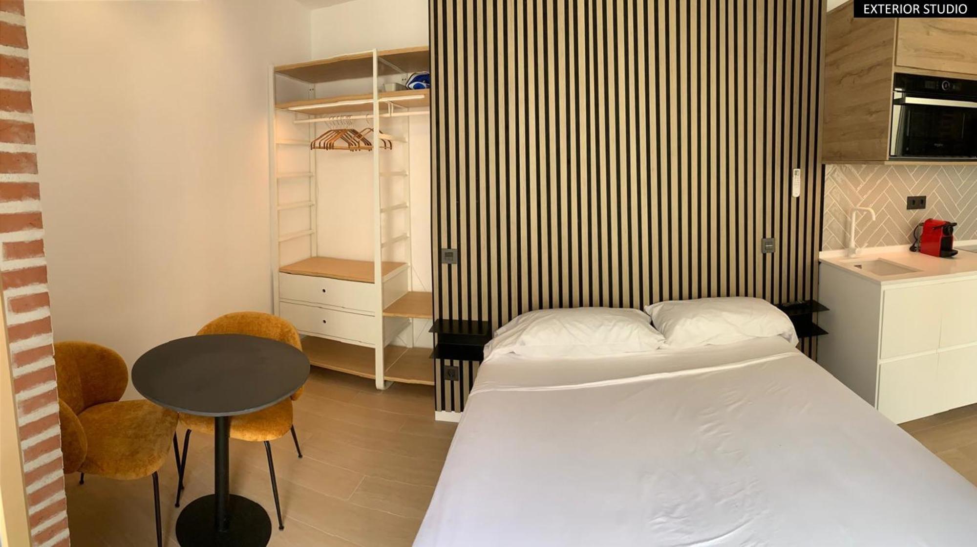 Ecopausa Beatas Studios Málaga Szoba fotó